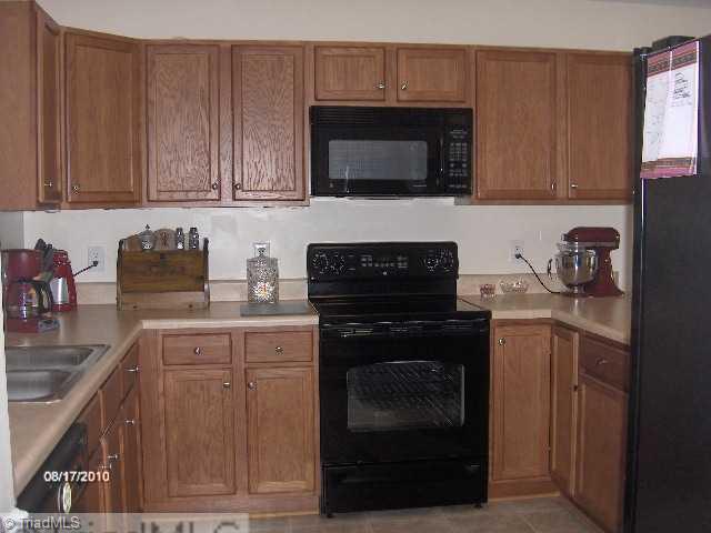 5871 Sunny Ridge Trail Clemmons, NC 27012 - Photo 3 of 16 Kitchen.
