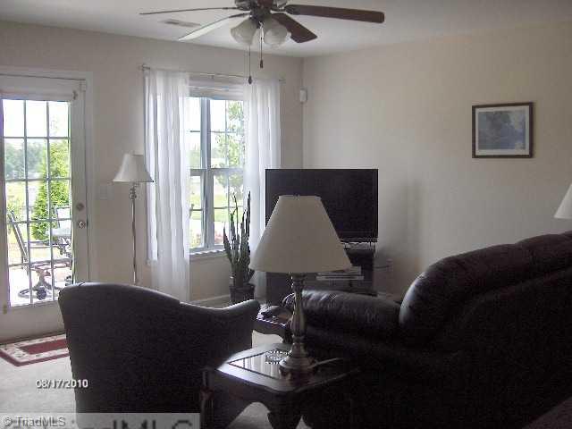 5871 Sunny Ridge Trail Clemmons, NC 27012 - Photo 5 of 16 Living Room.