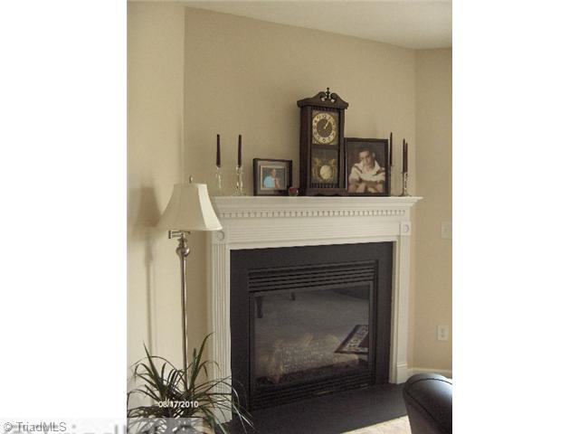 5871 Sunny Ridge Trail Clemmons, NC 27012 - Photo 6 of 16 Living Room.