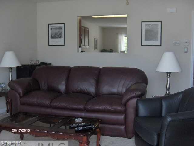 5871 Sunny Ridge Trail Clemmons, NC 27012 - Photo 7 of 16 Living Room.