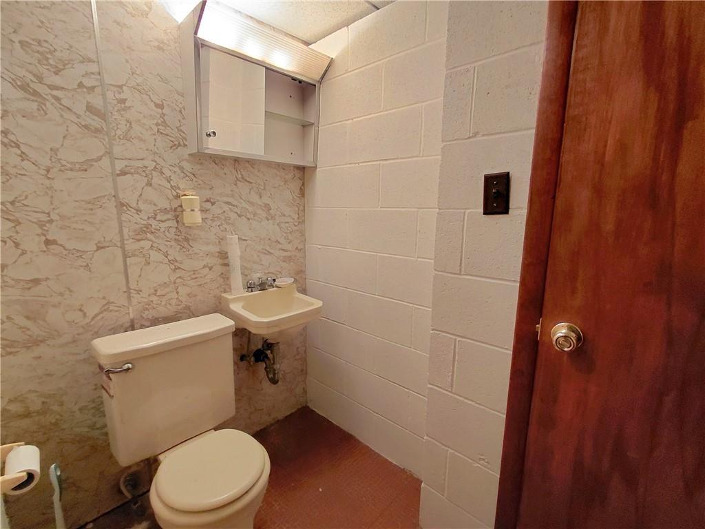 451 Grove Road Verona, PA 15147 - Photo 25 of 38 Gallery Image 25