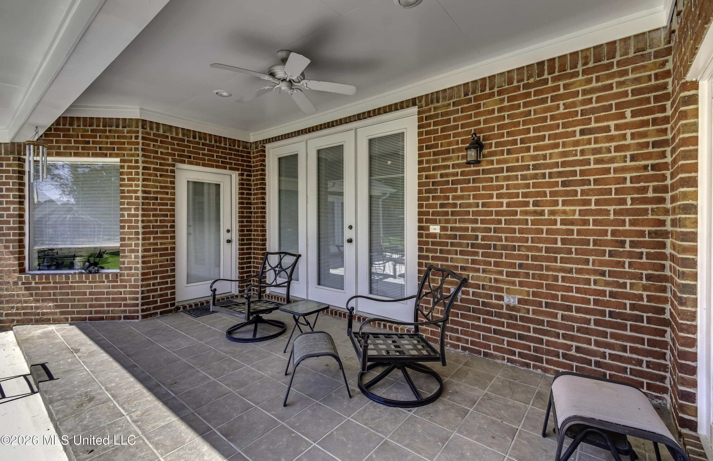 656 April Sound Pearl, MS 39208 - Photo 49 of 61 Back patio