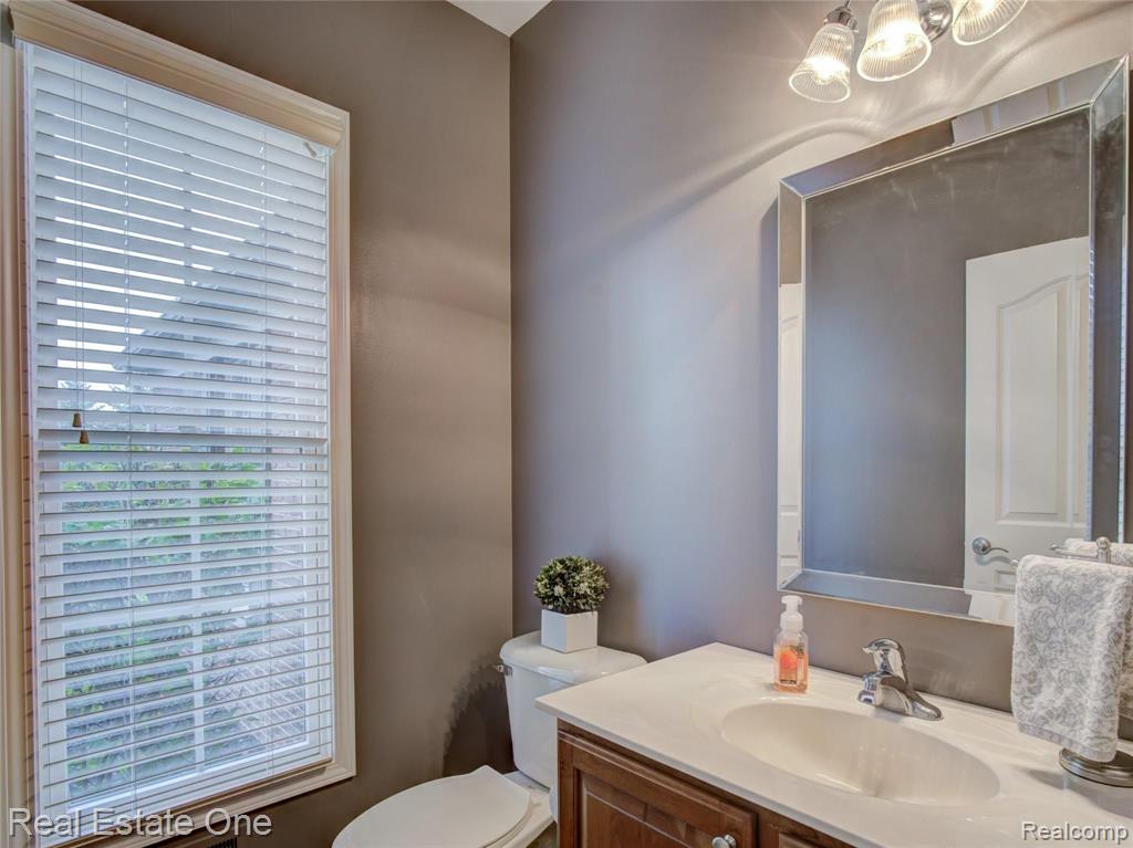 2400 Andover Boulevard Rochester, MI 48306 - Photo 23 of 48