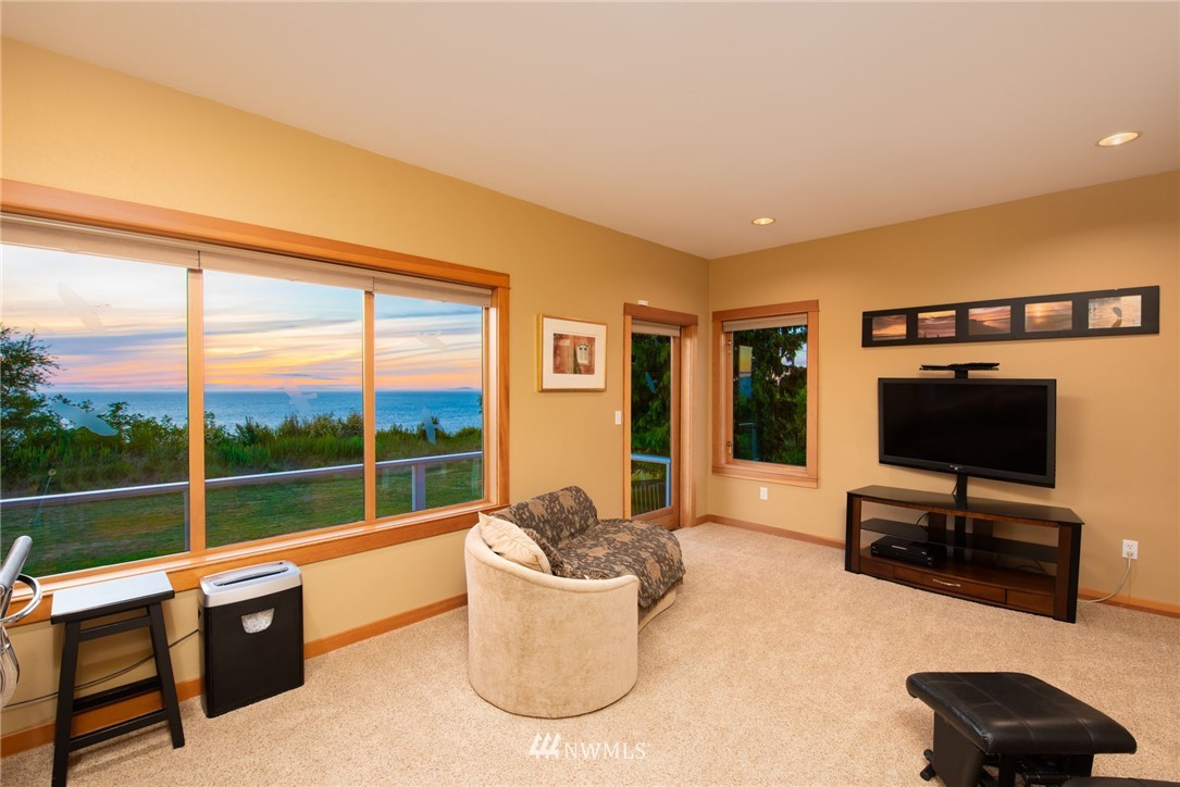 394 Haada Laas Road Port Townsend, WA 98368 - Photo 15 of 25 Gallery Image 15