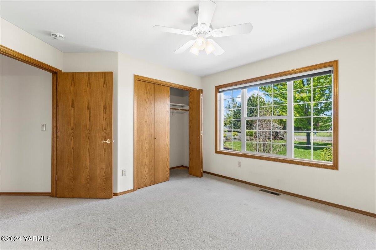11810 West Barrett Road Yakima, WA 98908 - Photo 14 of 47 a view of an empty room with a window