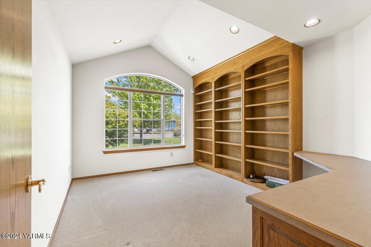 11810 West Barrett Road Yakima, WA 98908 - Photo 10 of 47 a view of an empty room with a window