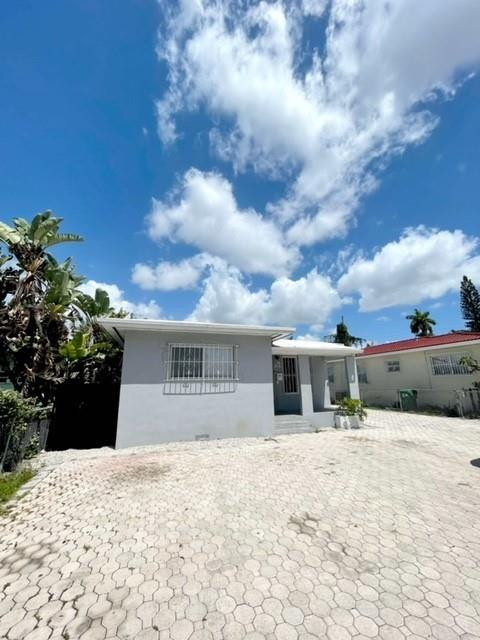 540 Beacom Boulevard Miami, FL 33135 - Photo 25 of 27 a view of a house with a snow