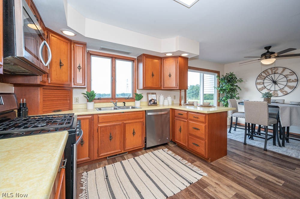 17174 Courtney Road Beloit, OH 44609 - Photo 10 of 32 New kitchen counters coming!