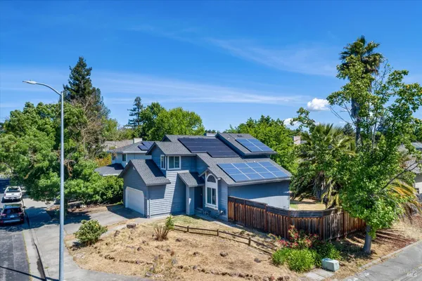 $685,000 | 7802 Country Meadow Way, Windsor, CA 95492