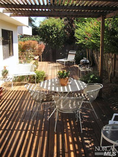 1008 Charning Cross Lane Santa Rosa, CA 95401 - Photo 2 of 4 Gallery Image 2