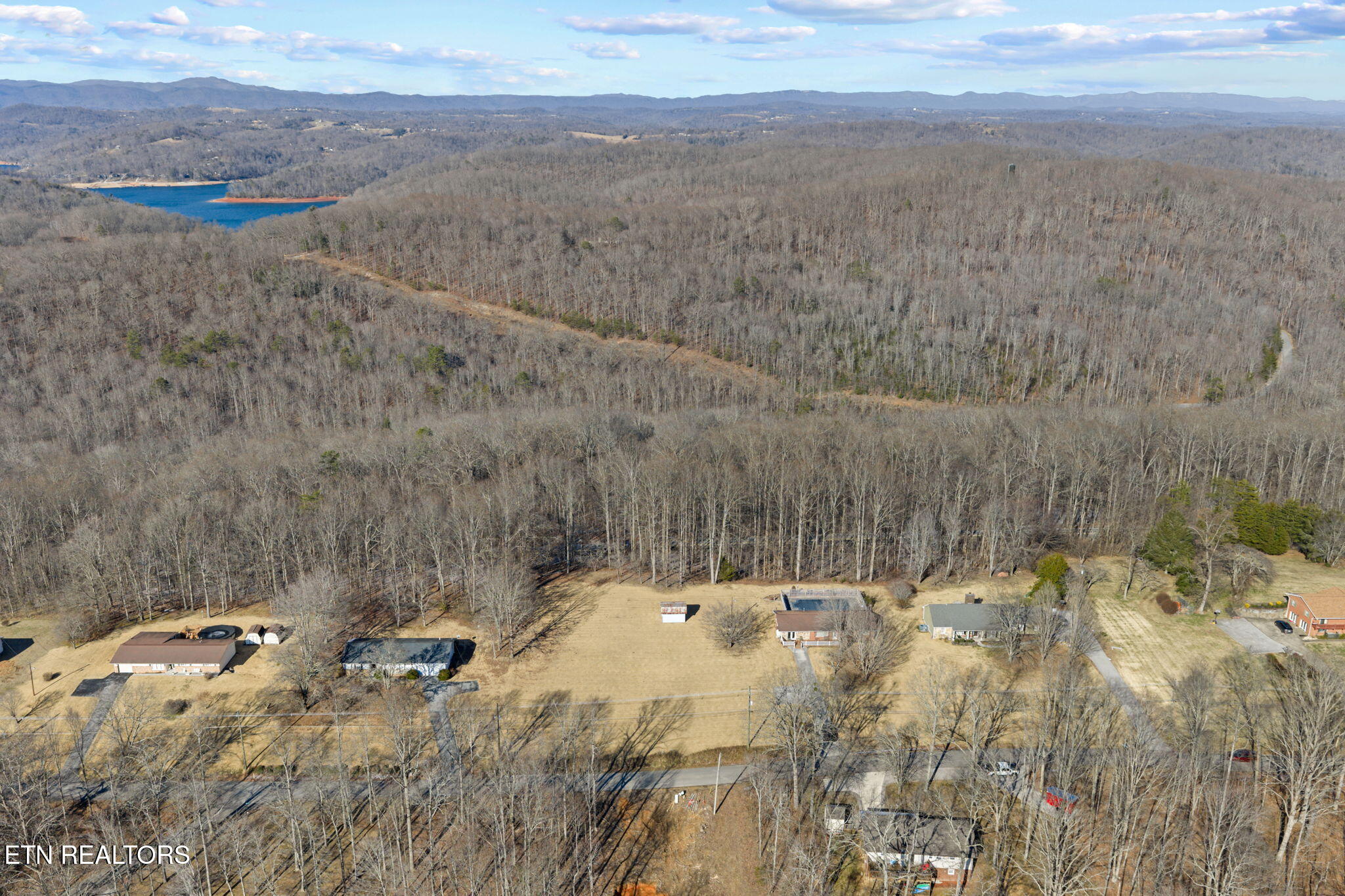 815 Stephens Road Rocky Top, TN 37769 - Photo 4 of 31 4-web-or-mls-815 Stephens--66