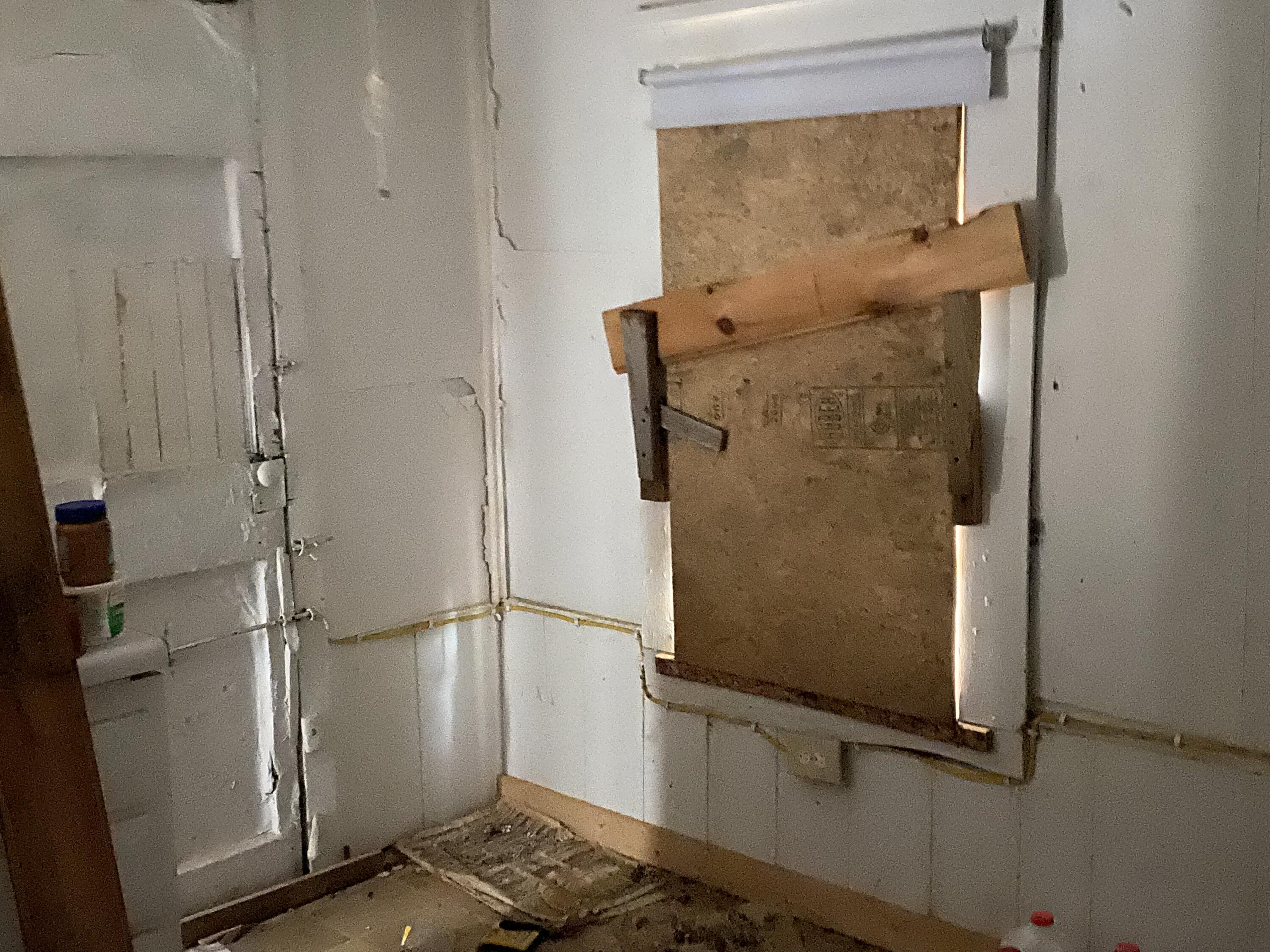 1741 Ripshin Mountain Road Roan Mountain, TN 37687 - Photo 33 of 42 9085F7FB-475D-4FCF-A7BE-D249C40544EC