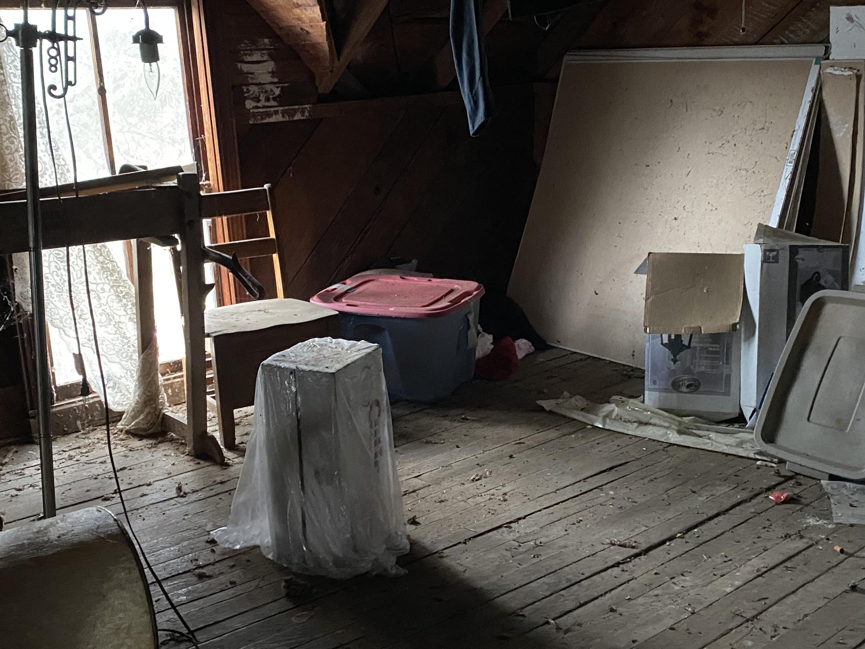 1741 Ripshin Mountain Road Roan Mountain, TN 37687 - Photo 38 of 42 B6D8DE92-640D-4F6A-B4D8-7454C90E782F