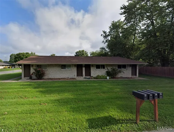 $825 | 5 Sarpy Road, Unit D, Belleville, IL 62221