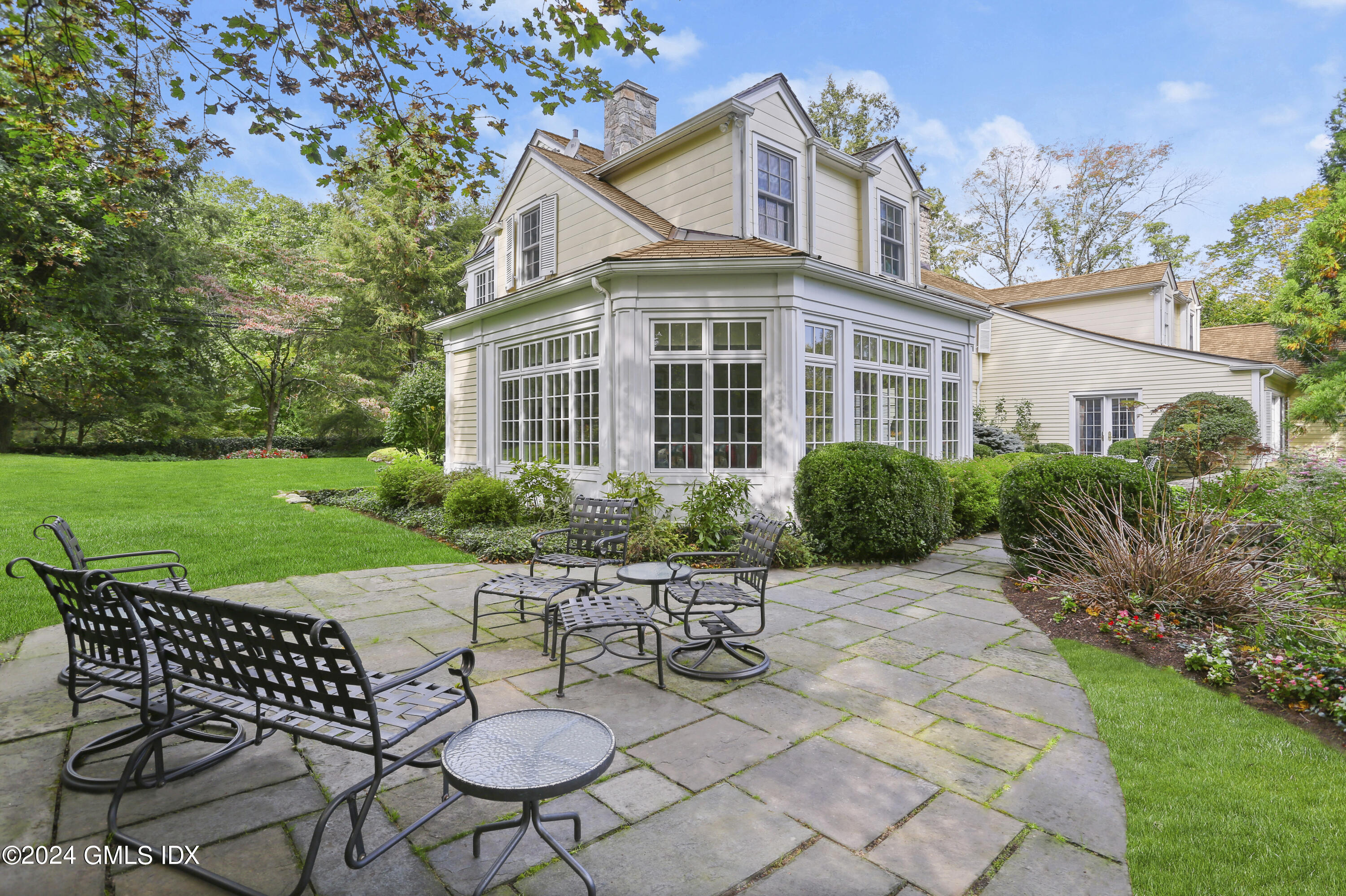 100 Pecksland Road Greenwich, CT 06831 - Photo 13 of 36 Side Terrace