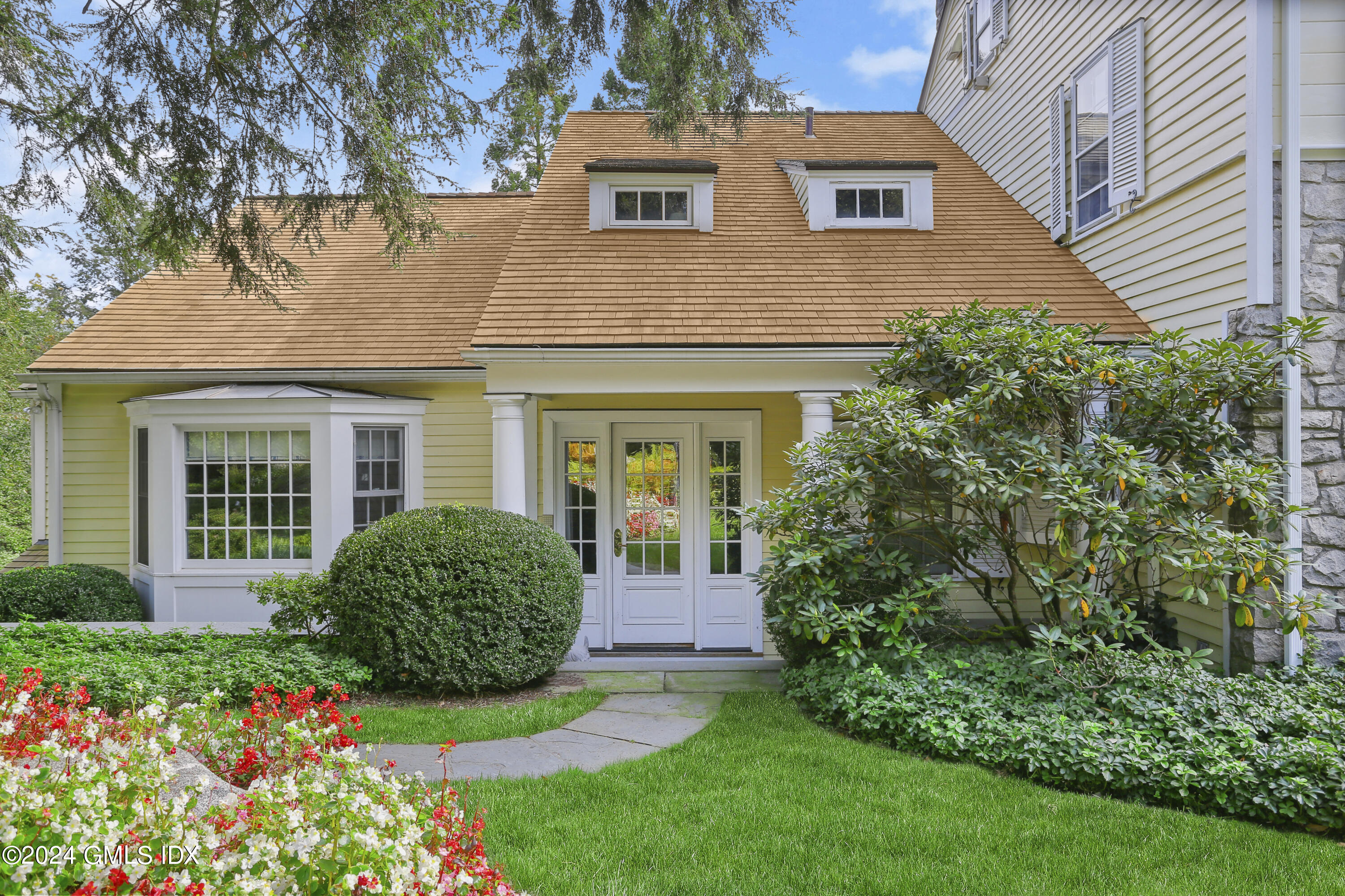 100 Pecksland Road Greenwich, CT 06831 - Photo 26 of 36 Side Entrance