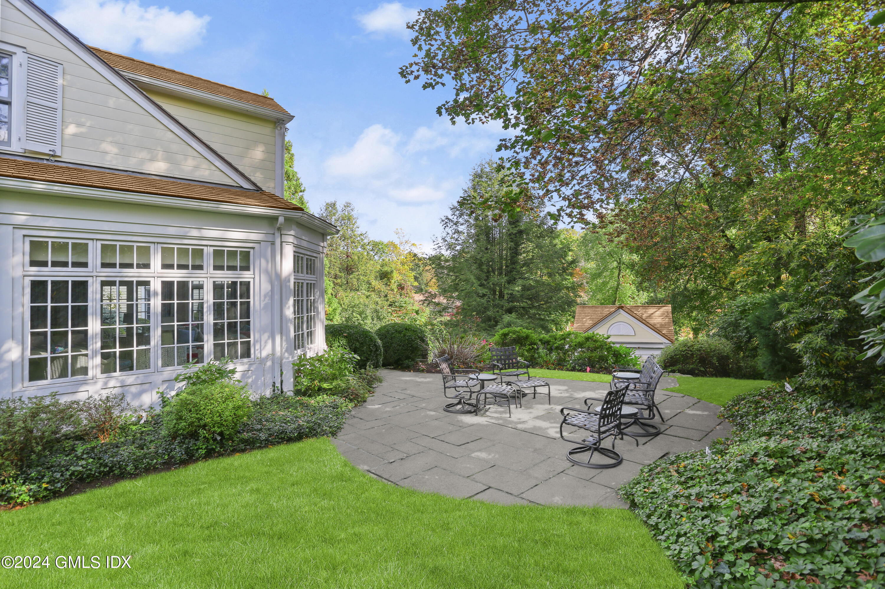 100 Pecksland Road Greenwich, CT 06831 - Photo 28 of 36 Side Terrace