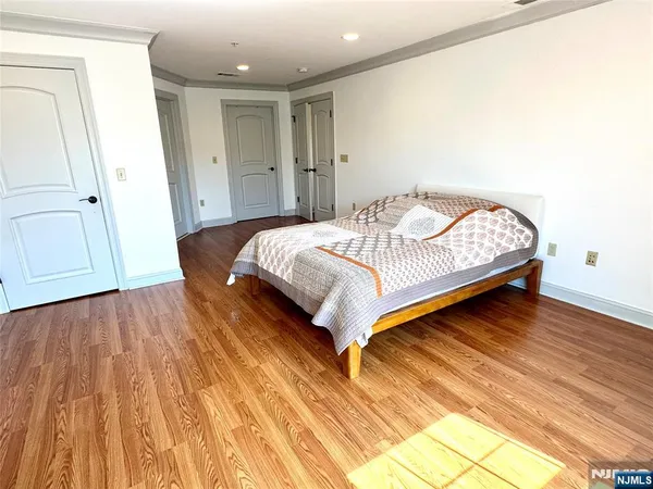 $4,800 | 2308 The Plaza, Tenafly, NJ 07670