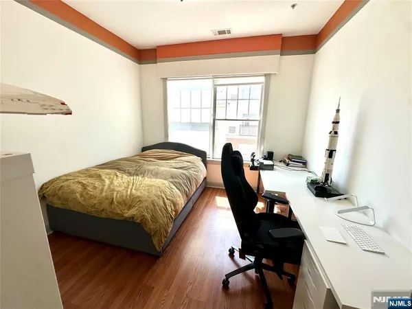 $4,800 | 2308 The Plaza, Tenafly, NJ 07670