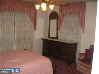 7337 Ryers Avenue Philadelphia, PA 19111 - Photo 4 of 9 Bedroom - Main