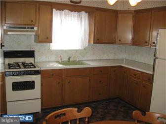 7337 Ryers Avenue Philadelphia, PA 19111 - Photo 6 of 9 Kitchen