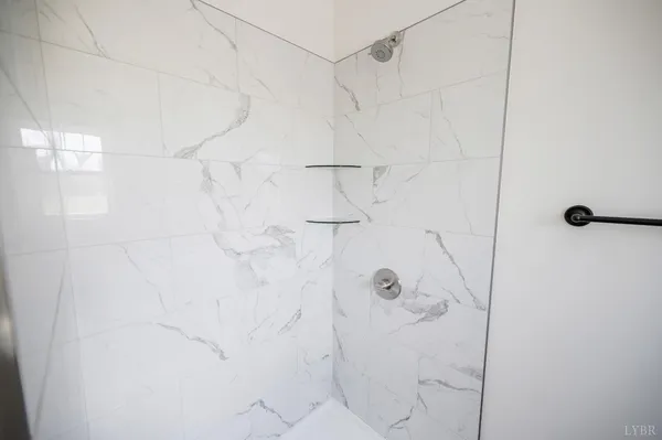 $389,900 | 10606 Leesville Road, Lynch Station, VA 24571