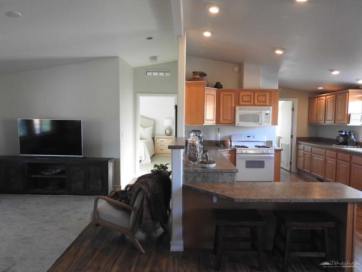 16220 Tehachapi Willow Springs Road Tehachapi, CA 93561 - Photo 13 of 31 Gallery Image 13