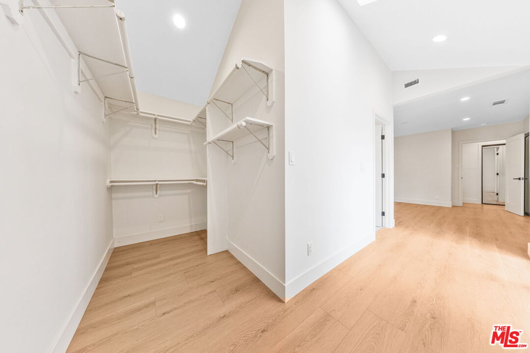 5455 Harcross Drive Los Angeles, CA 90043 - Photo 14 of 57 Gallery Image 14
