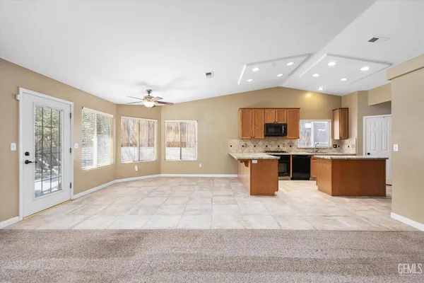 $425,000 | Undisclosed Address, Bakersfield, CA 93306