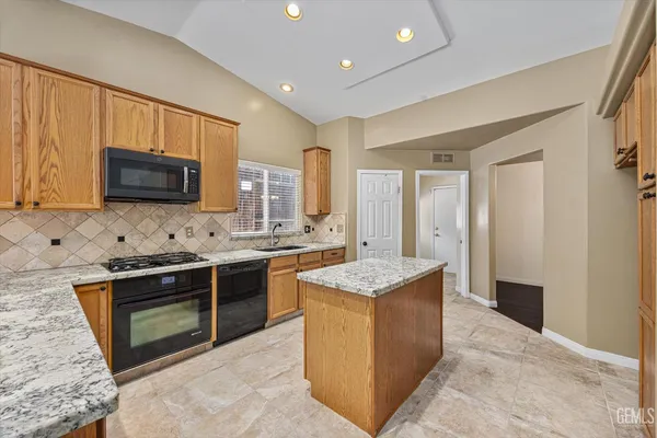 $425,000 | Undisclosed Address, Bakersfield, CA 93306