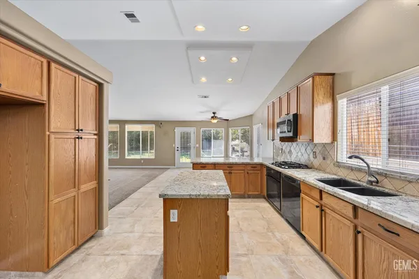 $425,000 | Undisclosed Address, Bakersfield, CA 93306