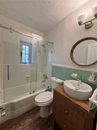 $2,500 | 510 76th Street, Unit 1, Miami Beach, FL 33141