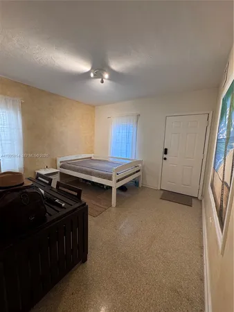 $2,500 | 510 76th Street, Unit 1, Miami Beach, FL 33141