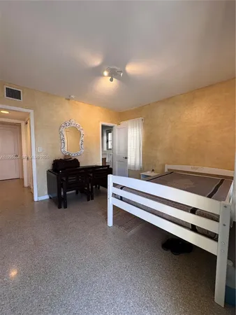 $2,500 | 510 76th Street, Unit 1, Miami Beach, FL 33141