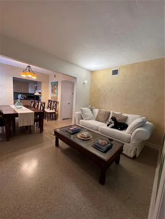 $2,500 | 510 76th Street, Unit 1, Miami Beach, FL 33141