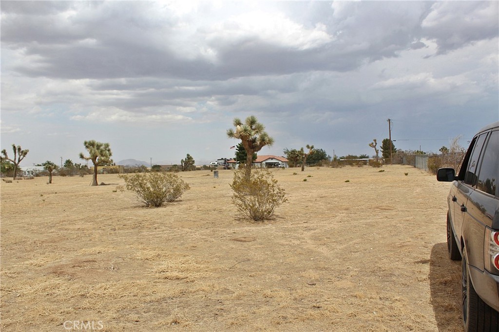 111 La Mirada Road Phelan, CA 92371 - Photo 10 of 12