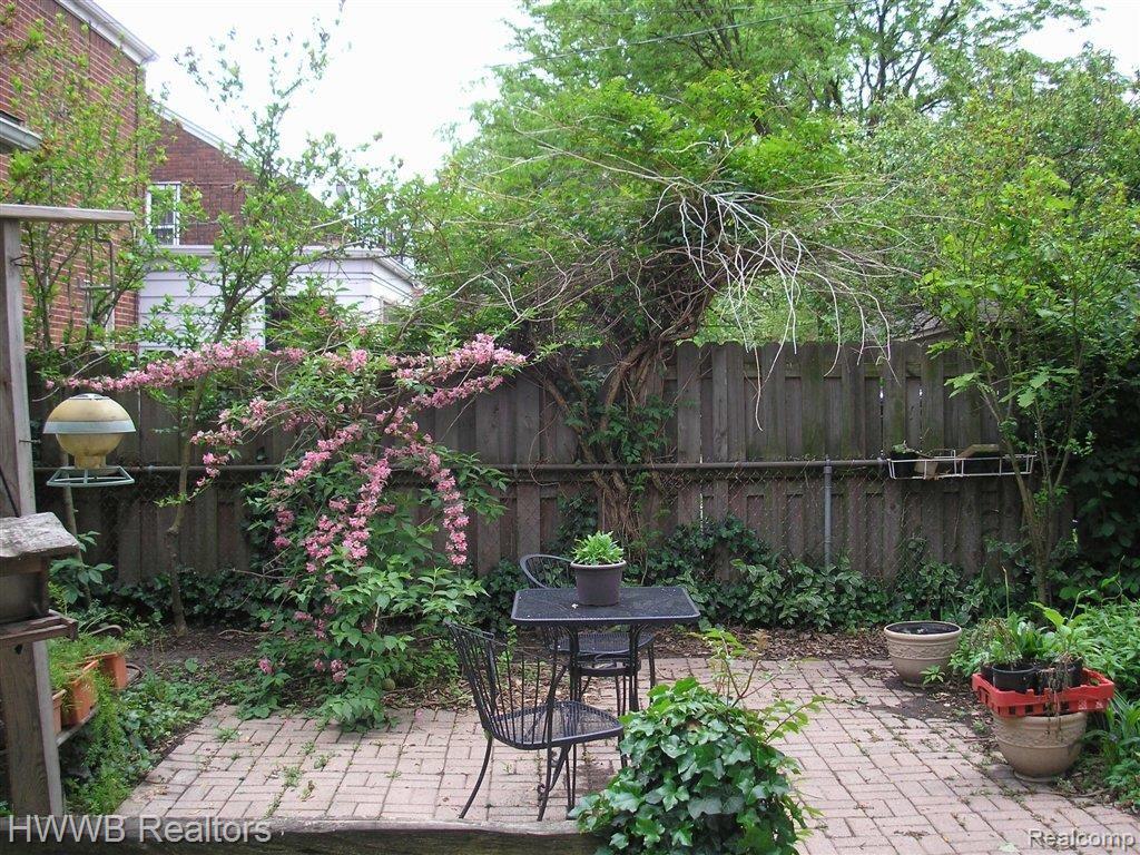 4851 Harvard Road Detroit, MI 48224 - Photo 10 of 12 Patio