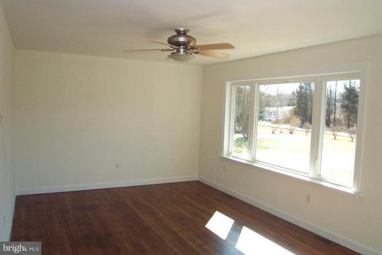 10589 Colfax Road Chestertown, MD 21620 - Photo 2 of 13 Living Room