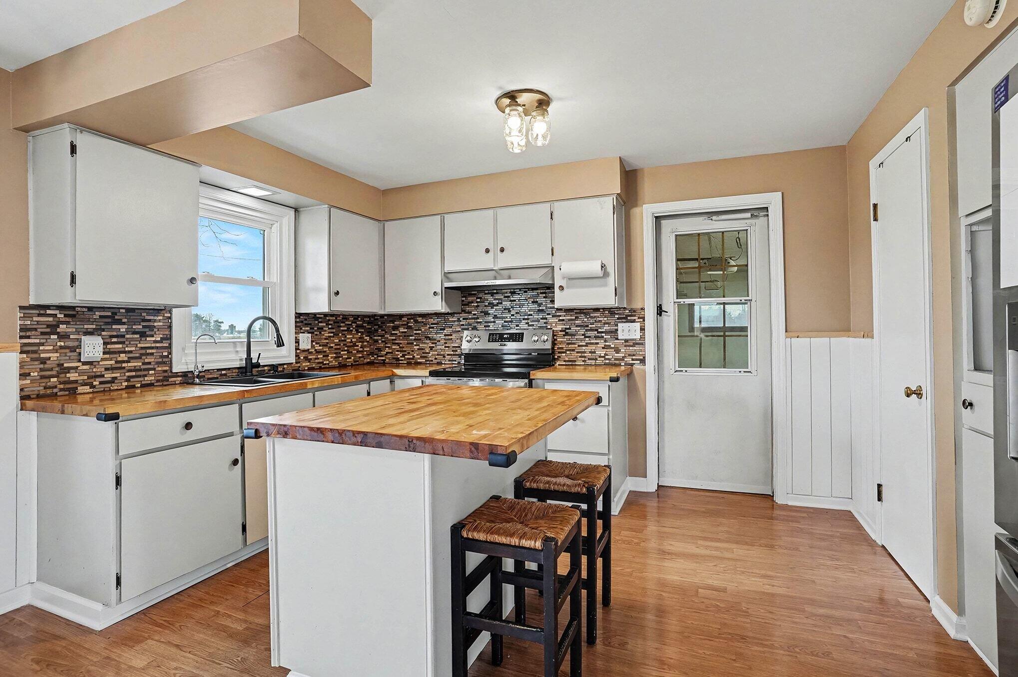 7531 State Road Coopersville, MI 49404 - Photo 6 of 28 Kitchen