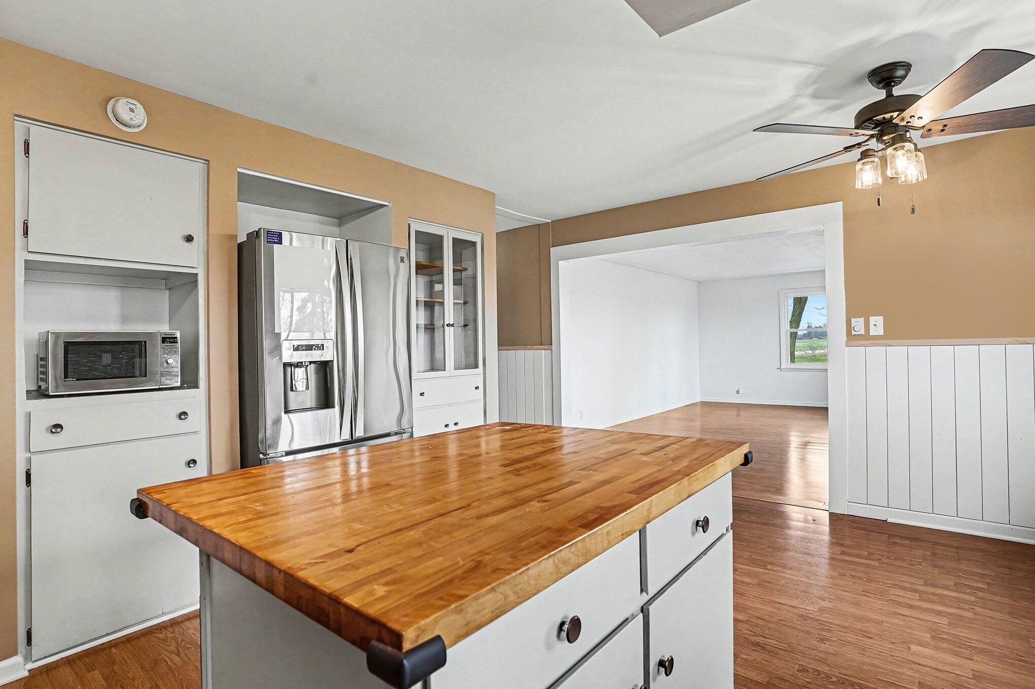 7531 State Road Coopersville, MI 49404 - Photo 9 of 28 Kitchen Island