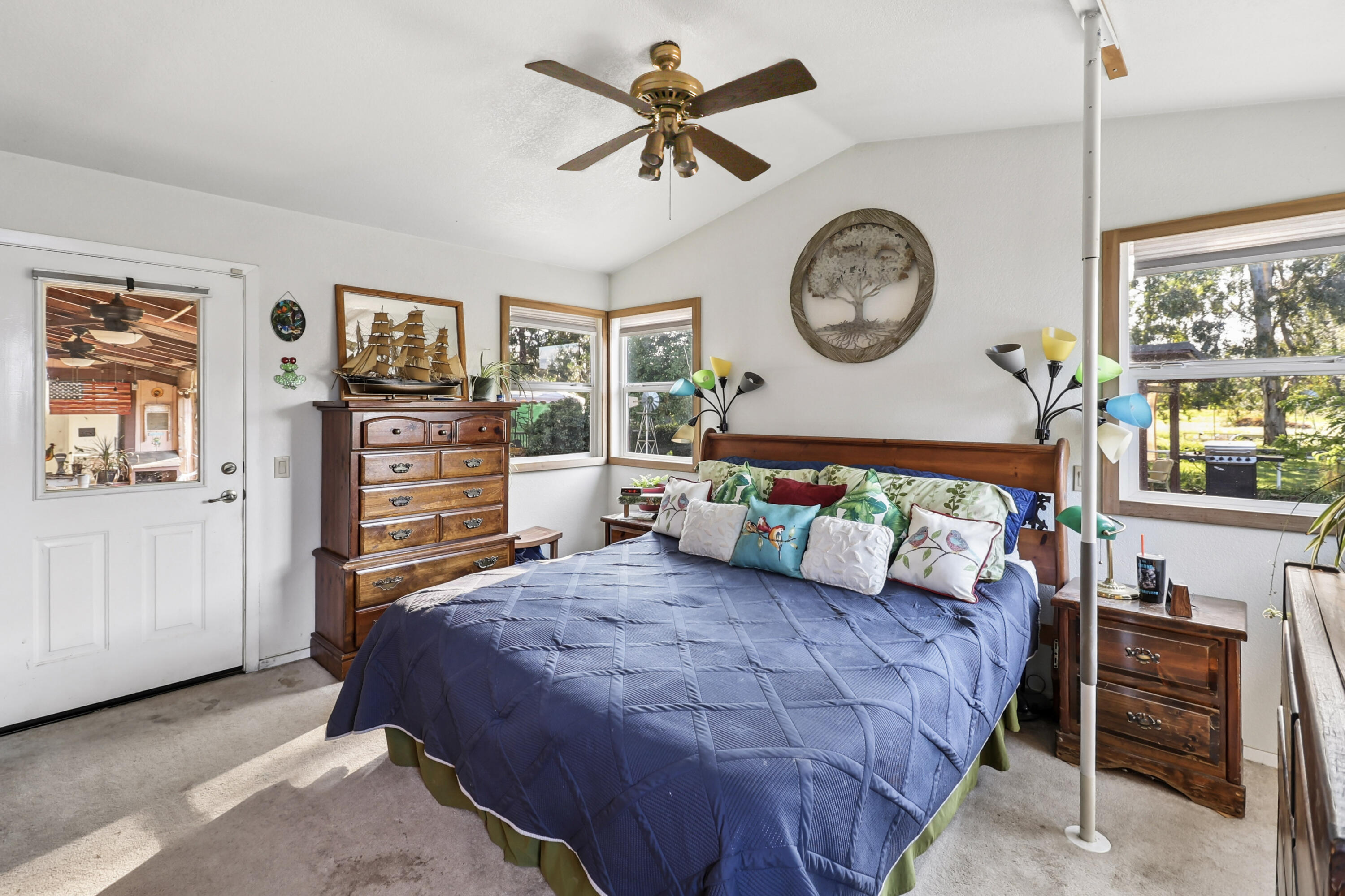 1648 Filaree Drive Redding, CA 96002 - Photo 19 of 48 35-11 (2)