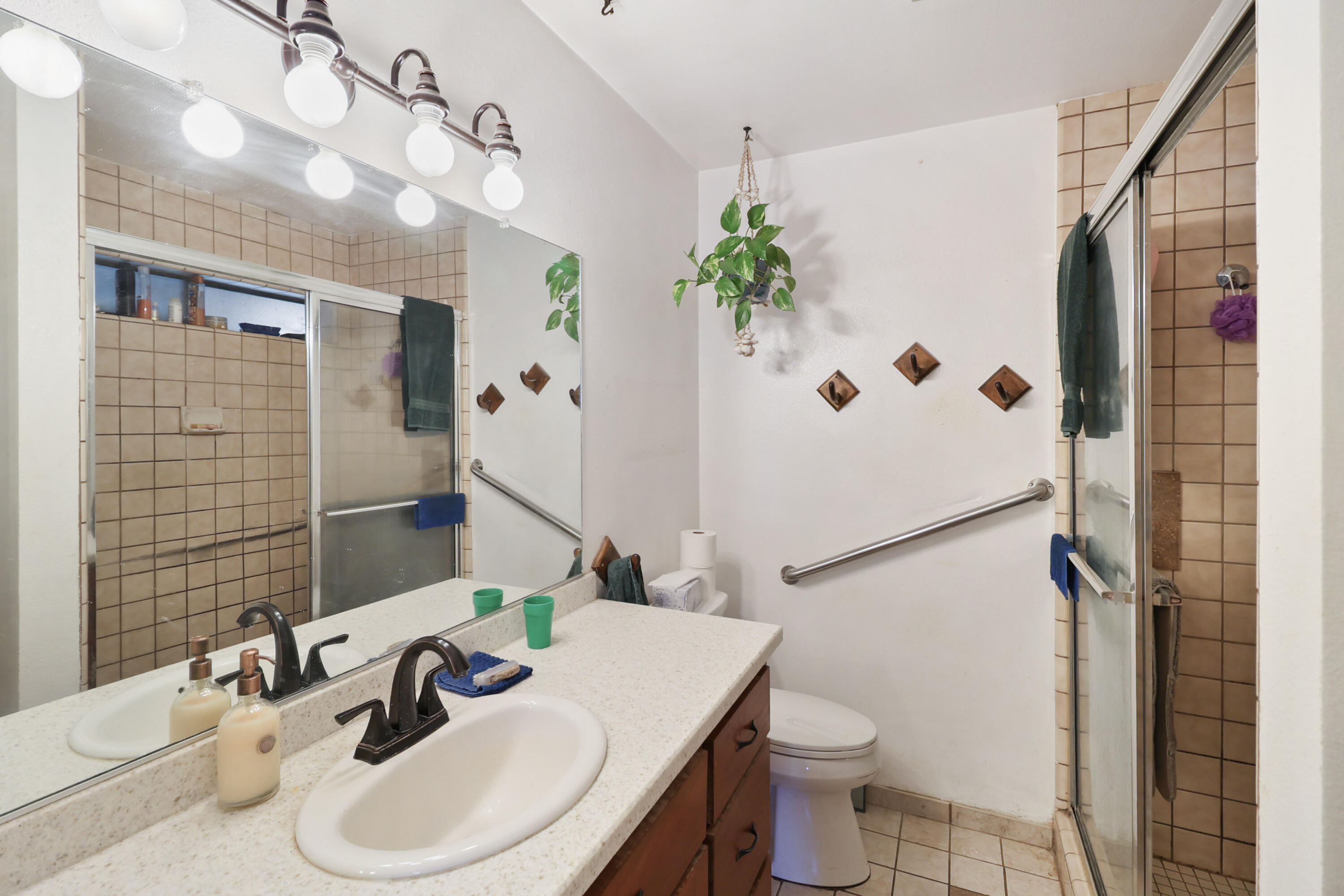 1648 Filaree Drive Redding, CA 96002 - Photo 21 of 48 33-11