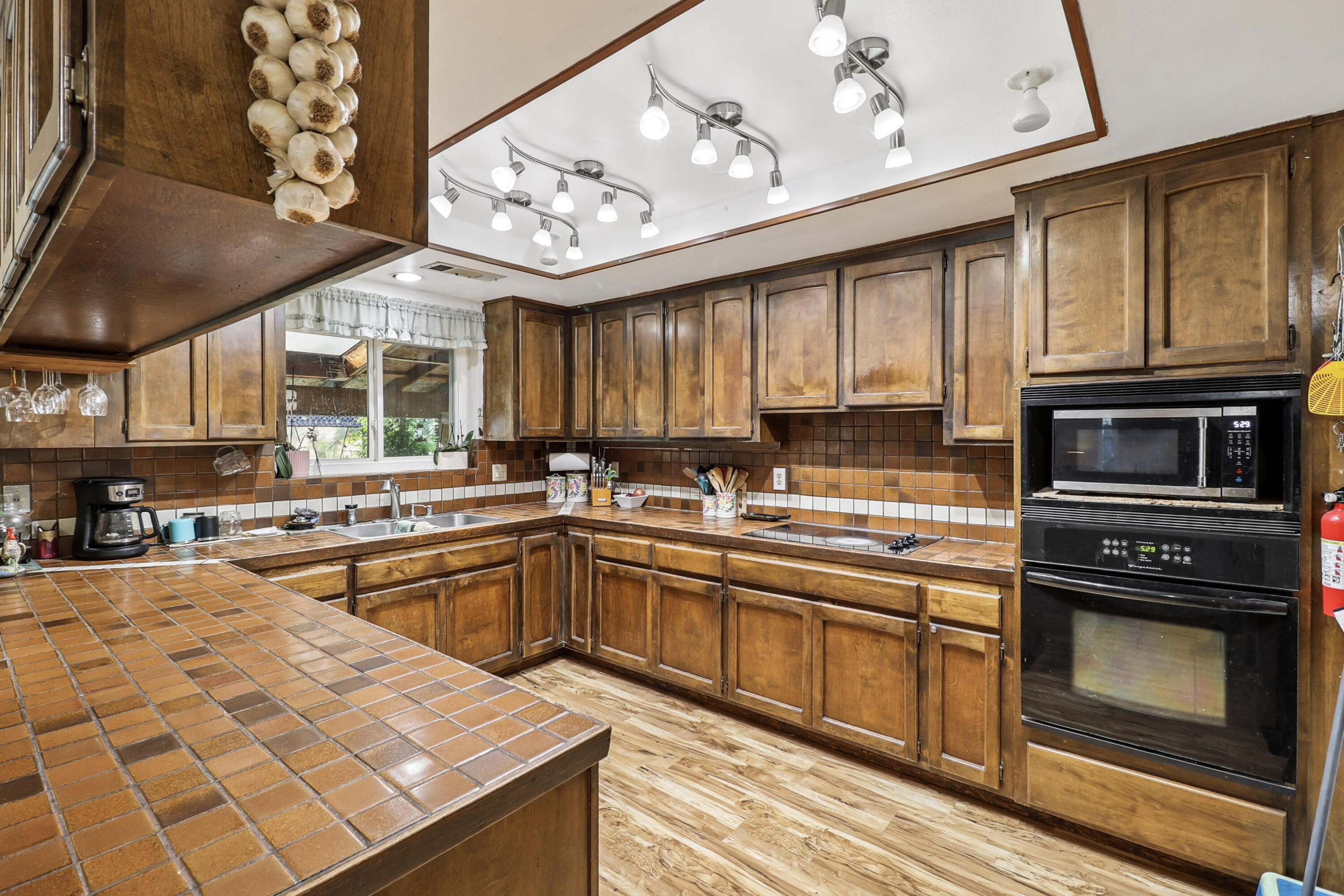 1648 Filaree Drive Redding, CA 96002 - Photo 9 of 48 19-08 (2)