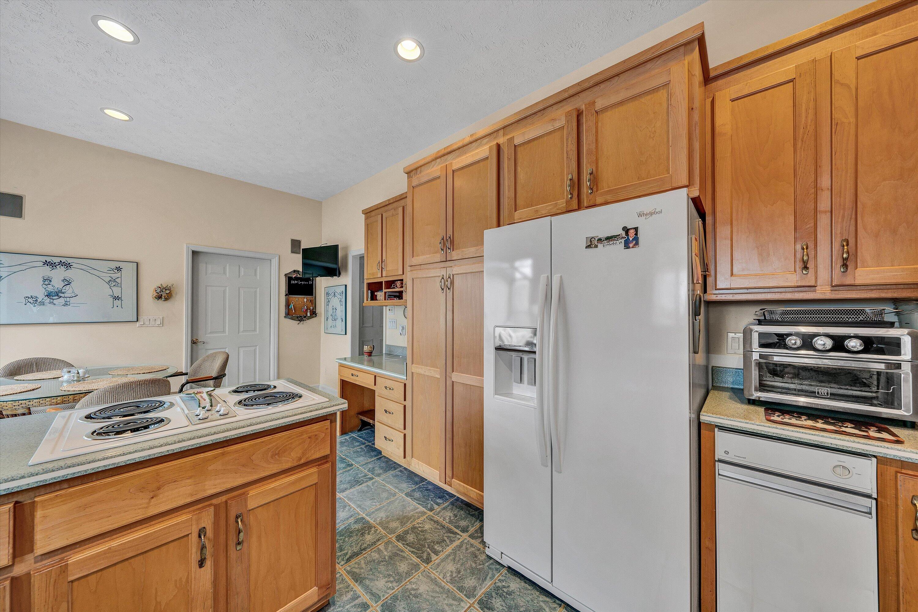 1280 Longview Road Roanoke, VA 24018 - Photo 18 of 51 18-DSC00172