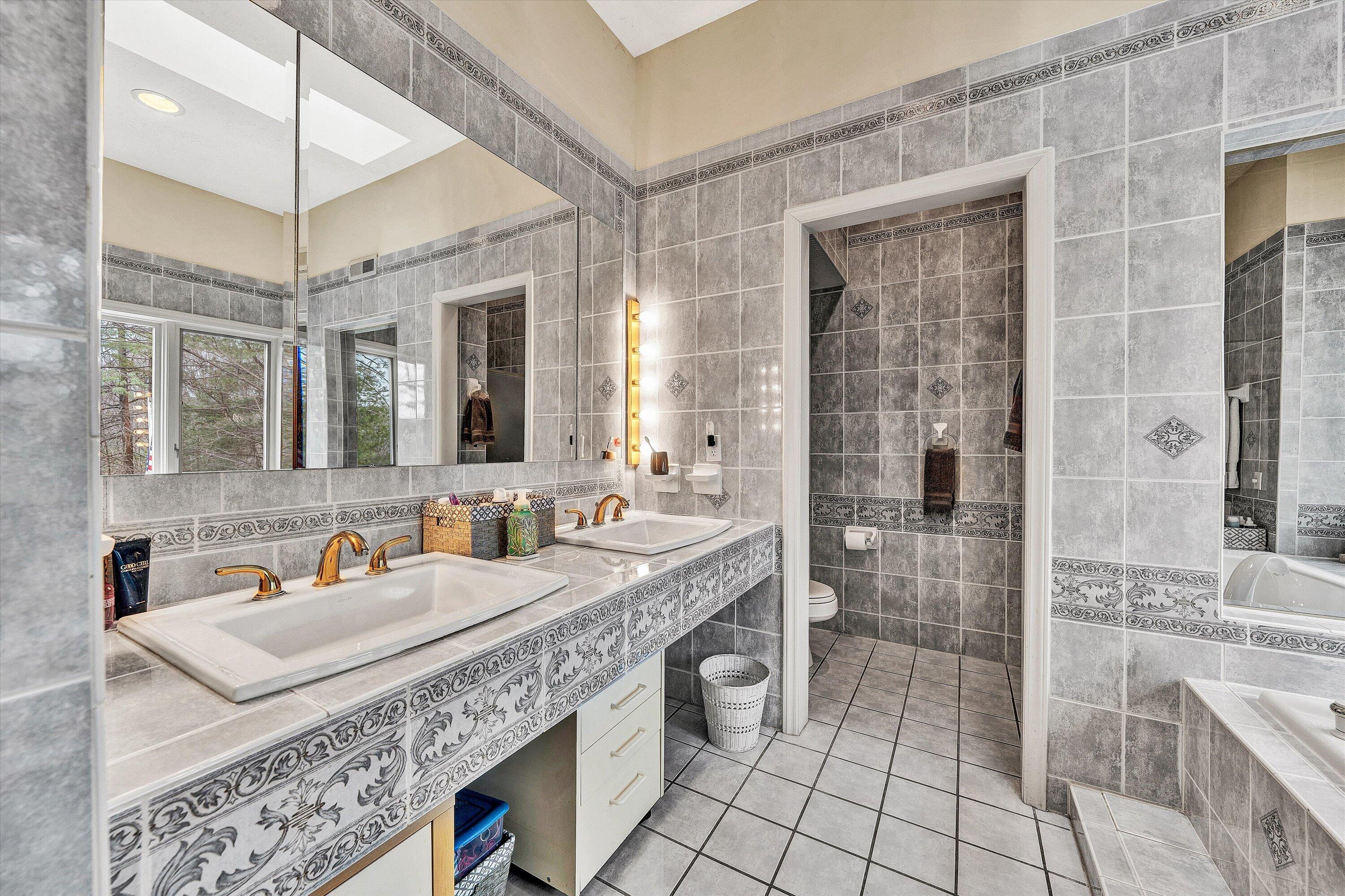 1280 Longview Road Roanoke, VA 24018 - Photo 27 of 51 28-DSC00133