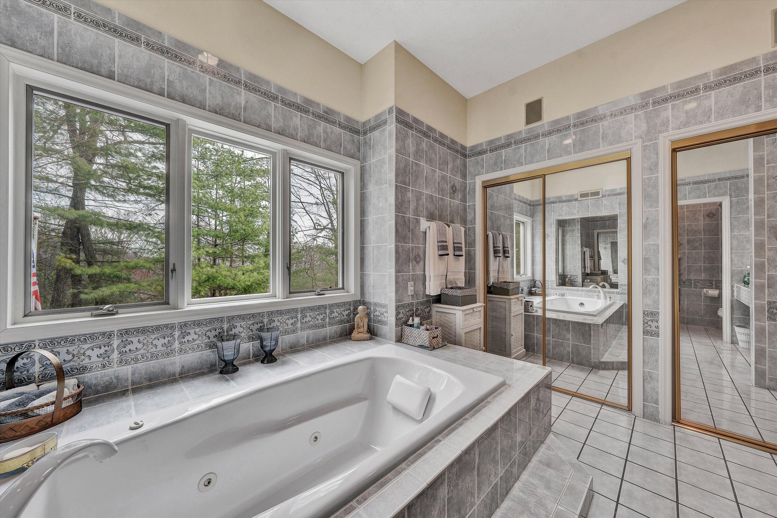 1280 Longview Road Roanoke, VA 24018 - Photo 28 of 51 29-DSC00136