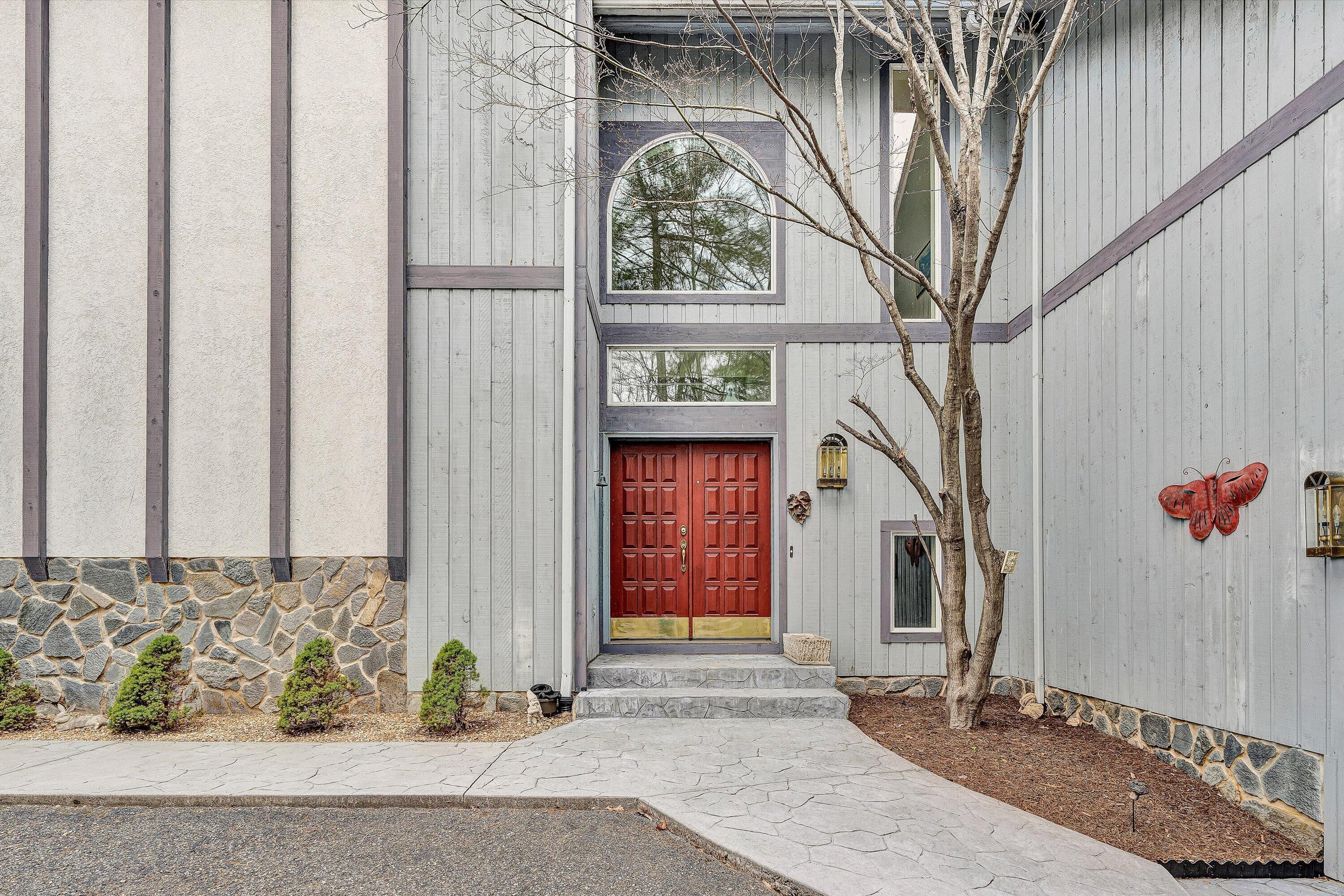 1280 Longview Road Roanoke, VA 24018 - Photo 4 of 51 05-DSC00271