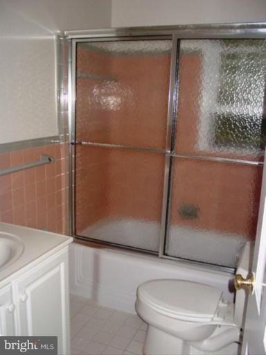 10209 Gary Road Potomac, MD 20854 - Photo 13 of 30 Bath #2