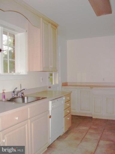 10209 Gary Road Potomac, MD 20854 - Photo 14 of 30 Kitchen #3