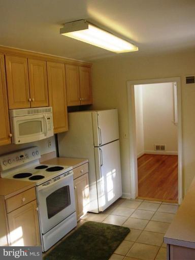 10209 Gary Road Potomac, MD 20854 - Photo 15 of 30 Kitchen #2